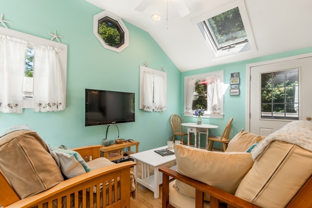319 South Orleans Road, Unit 2 Orleans, MA 02653 - Photo 12 of 34 Gallery Image 12