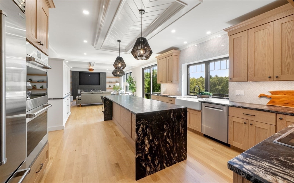 17 Whisper Way Hopkinton, MA 01748 - Photo 8 of 42