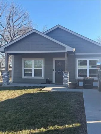 $235,000 | 934 East Hamblin Street, Ottawa, KS 66067