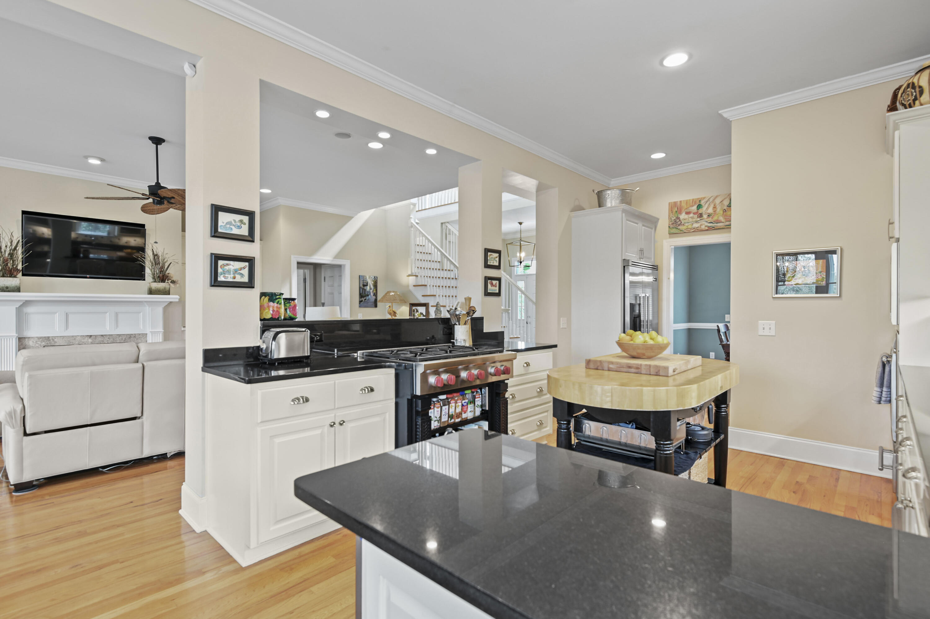3540 Henrietta Hartford Road Mount Pleasant, SC 29466 - Photo 23 of 77 Kitchen opens to Family Room