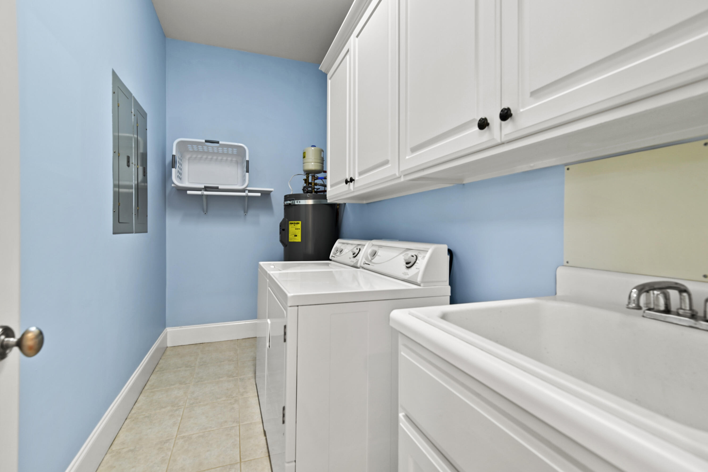 3540 Henrietta Hartford Road Mount Pleasant, SC 29466 - Photo 52 of 77 Laundry Room on upper Level