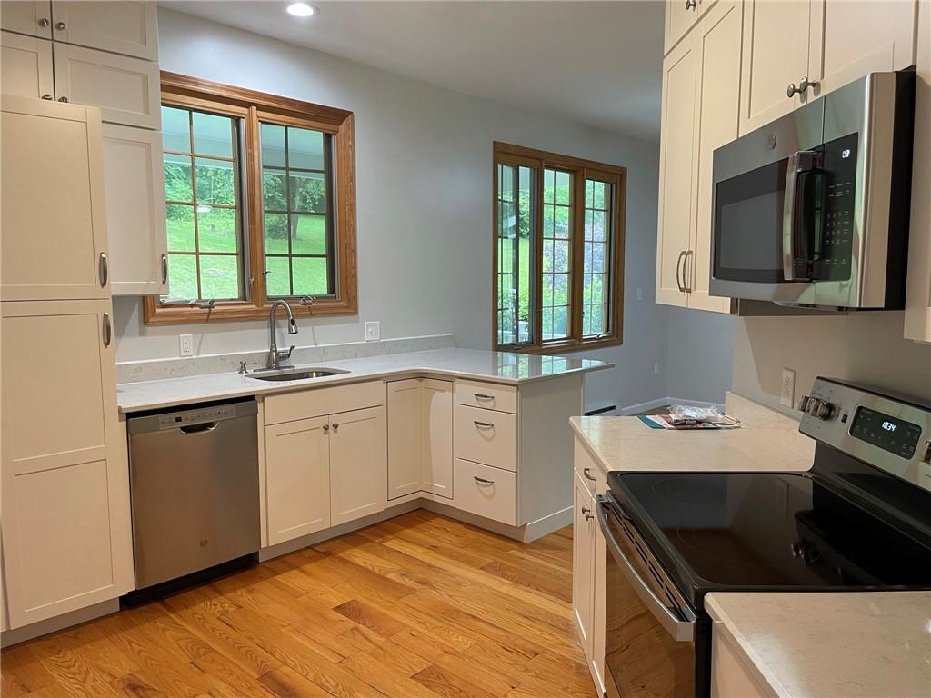 258 Ewing Road Carnegie, PA 15106 - Photo 4 of 25 Gallery Image 4