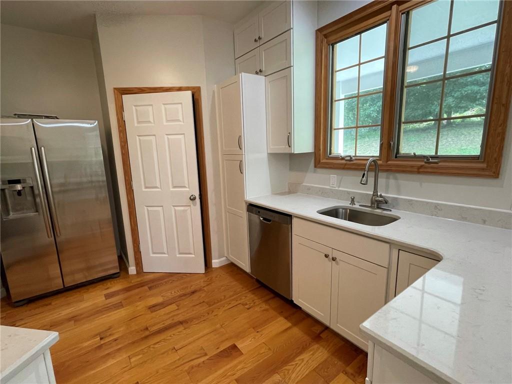 258 Ewing Road Carnegie, PA 15106 - Photo 5 of 25 Gallery Image 5