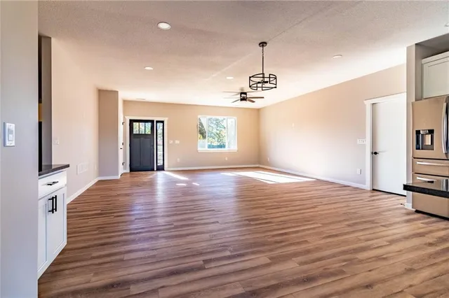 $350,000 | 106 Lake Shore Drive, Windsor, MO 65360