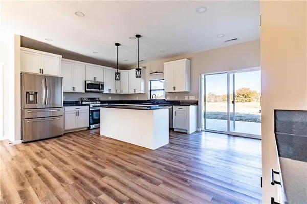 $335,000 | 106 Lake Shore Drive, Windsor, MO 65360