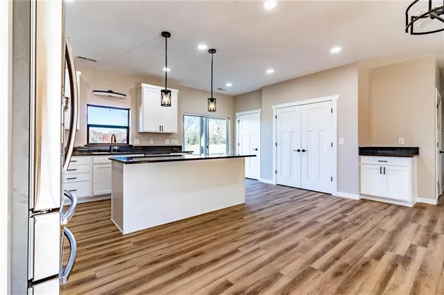 $350,000 | 106 Lake Shore Drive, Windsor, MO 65360