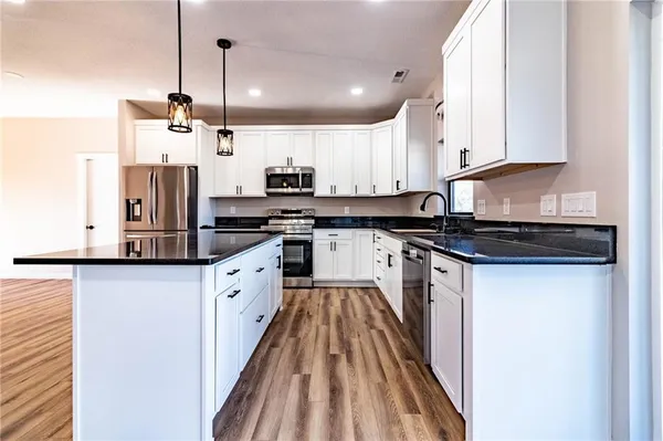 $335,000 | 106 Lake Shore Drive, Windsor, MO 65360