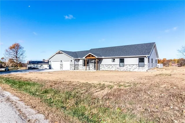 $350,000 | 106 Lake Shore Drive, Windsor, MO 65360