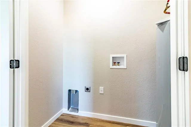 $350,000 | 106 Lake Shore Drive, Windsor, MO 65360