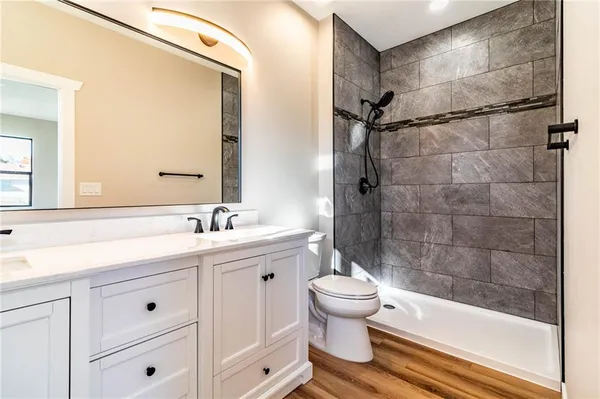 $335,000 | 106 Lake Shore Drive, Windsor, MO 65360