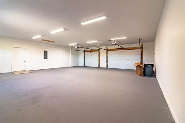 $335,000 | 106 Lake Shore Drive, Windsor, MO 65360
