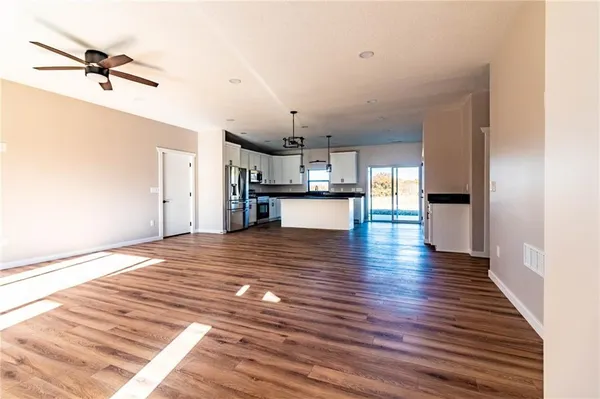 $335,000 | 106 Lake Shore Drive, Windsor, MO 65360