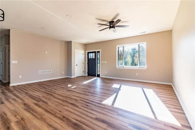 $350,000 | 106 Lake Shore Drive, Windsor, MO 65360