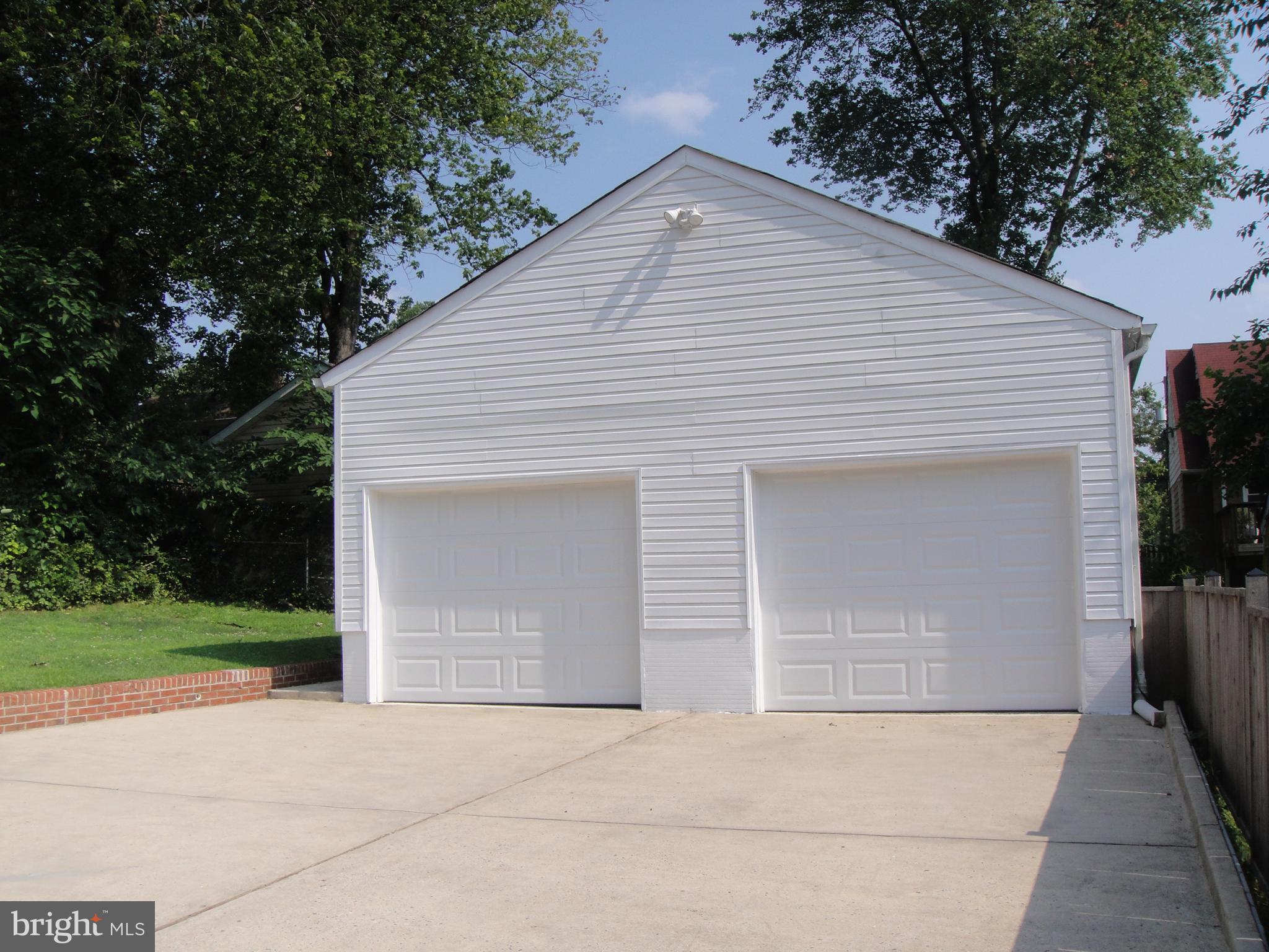 11509 Higby Street Silver Spring, MD 20902 - Photo 4 of 34 Detatched 2 car Garage