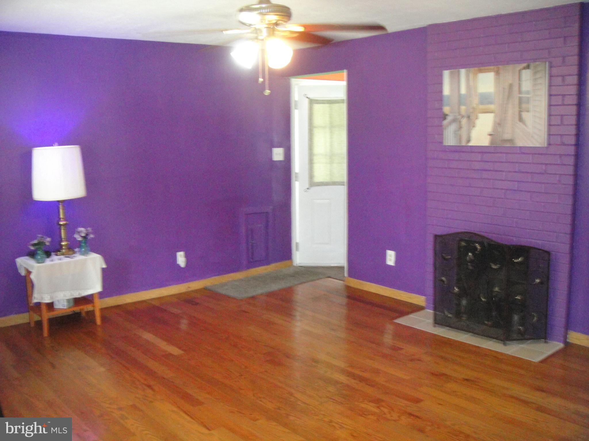11509 Higby Street Silver Spring, MD 20902 - Photo 7 of 34 Living room