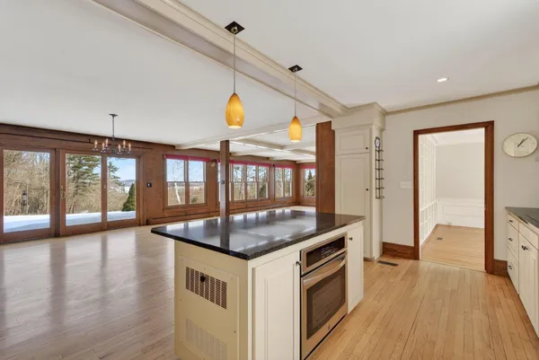 $750,000 | 525 West Auburn Road, Auburn, ME 04210