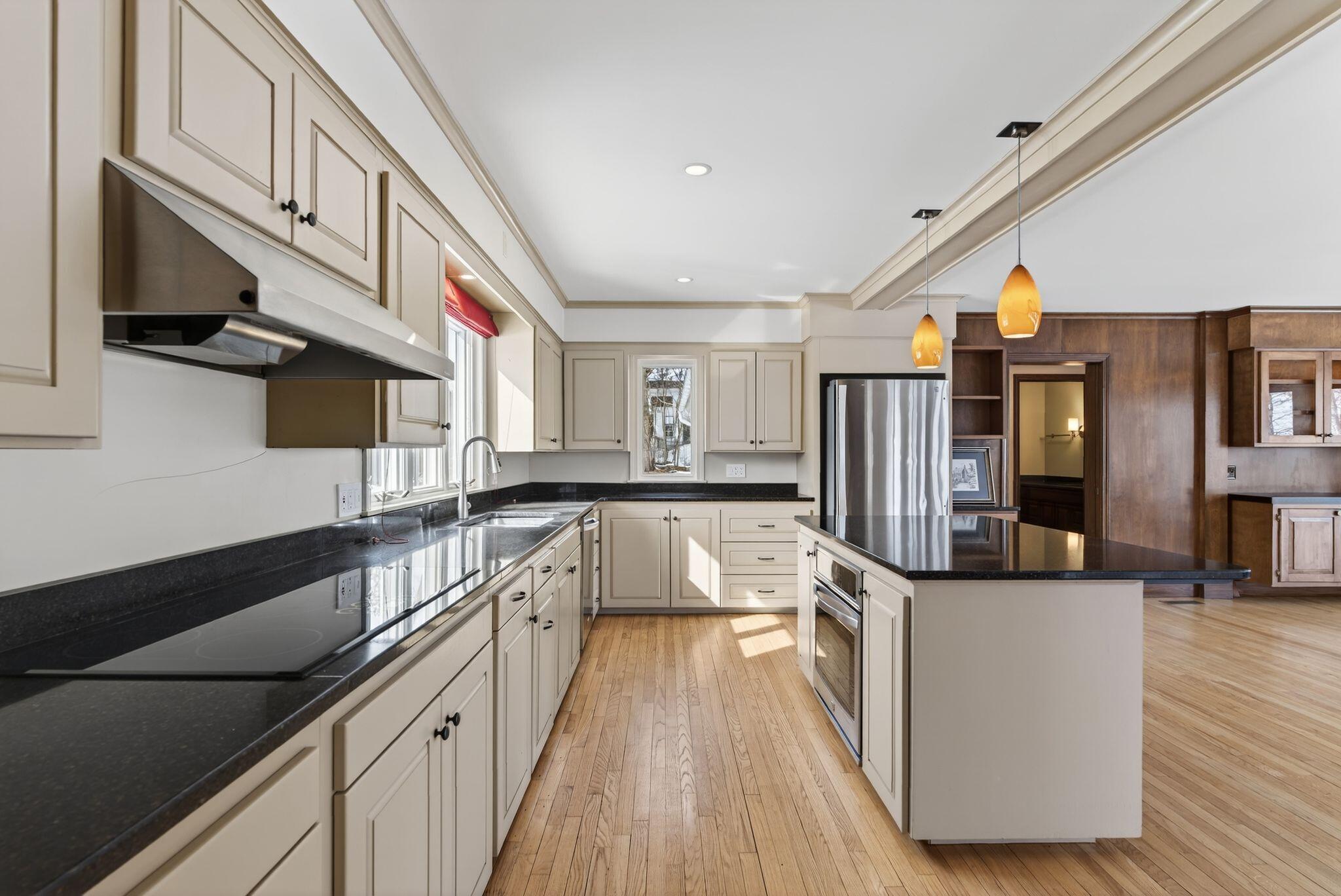 525 West Auburn Road Auburn, ME 04210 - Photo 13 of 64 525 W Auburn 37_DSC00400