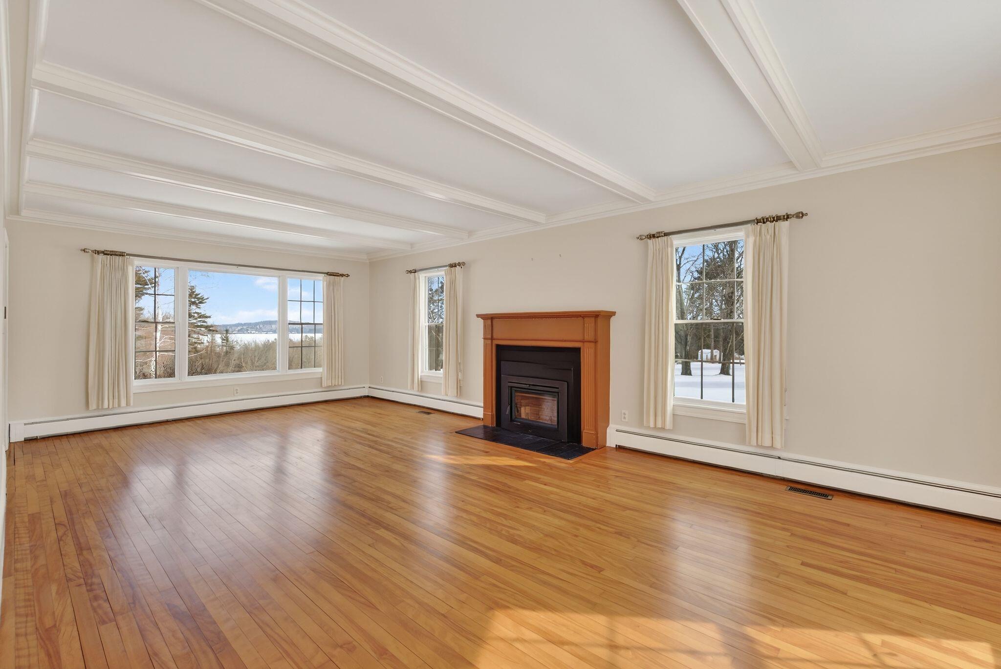 525 West Auburn Road Auburn, ME 04210 - Photo 24 of 64 525 W Auburn 48_DSC00457