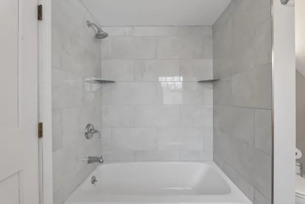 $750,000 | 525 West Auburn Road, Auburn, ME 04210