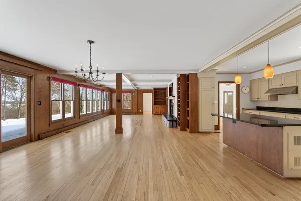 $750,000 | 525 West Auburn Road, Auburn, ME 04210