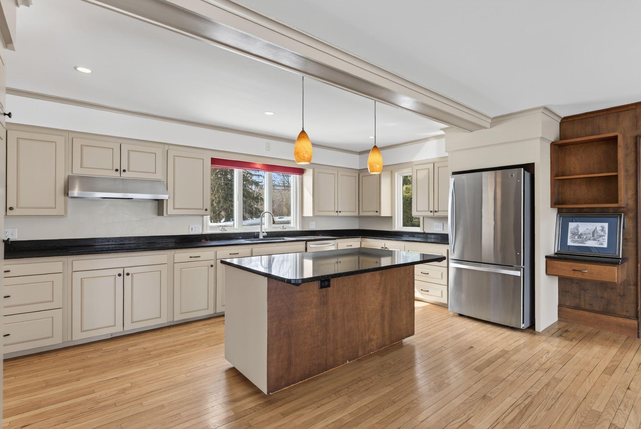 525 West Auburn Road Auburn, ME 04210 - Photo 10 of 64 525 W Auburn 34_DSC00382