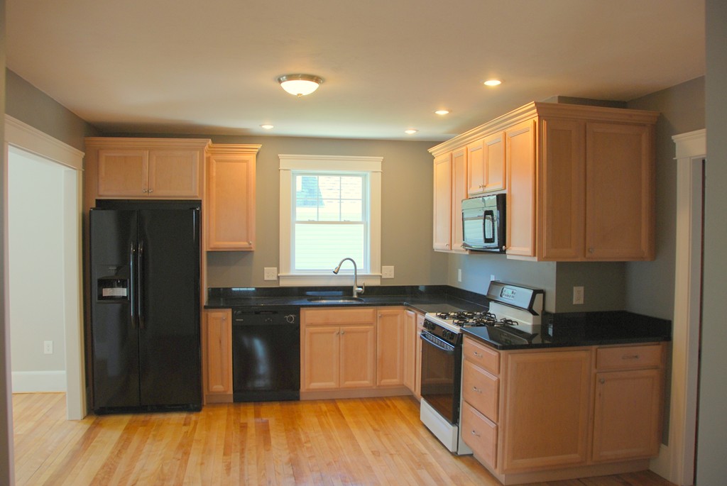 57 Fairmont Avenue Worcester, MA 01604 - Photo 5 of 14