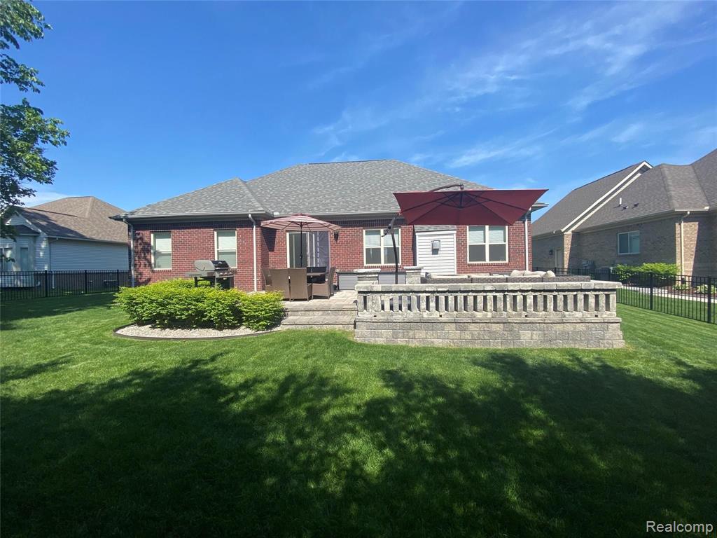 3712 McComb Drive Rochester Hills, MI 48307 - Photo 3 of 29