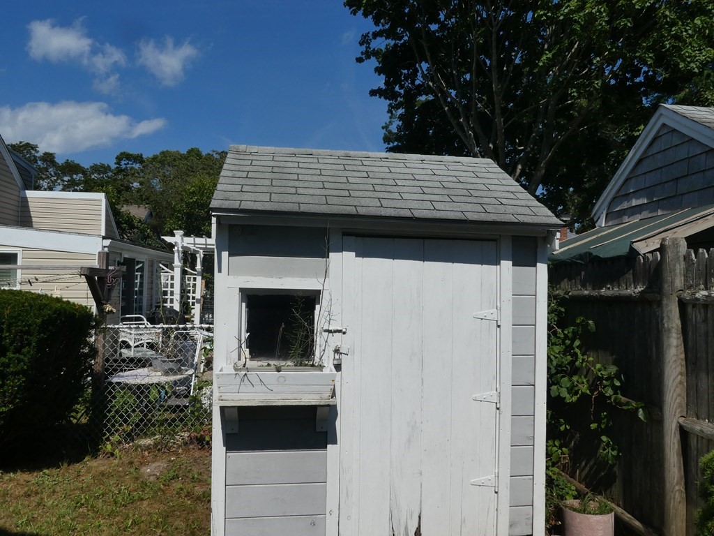 8 Shore Avenue Wareham, MA 02571 - Photo 16 of 18