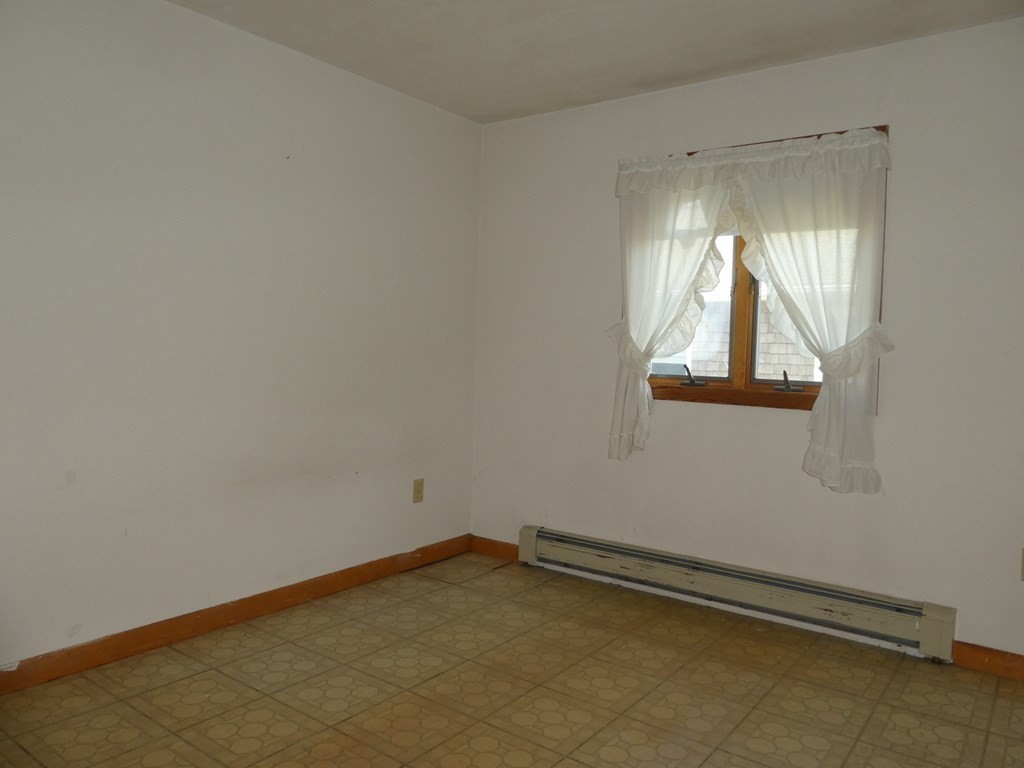 8 Shore Avenue Wareham, MA 02571 - Photo 7 of 18 an empty room with a window