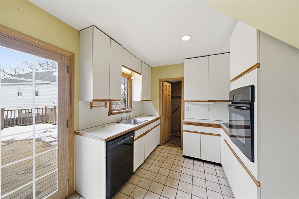 70 Colonial Road Weymouth, MA 02191 - Photo 11 of 33 Gallery Image 11