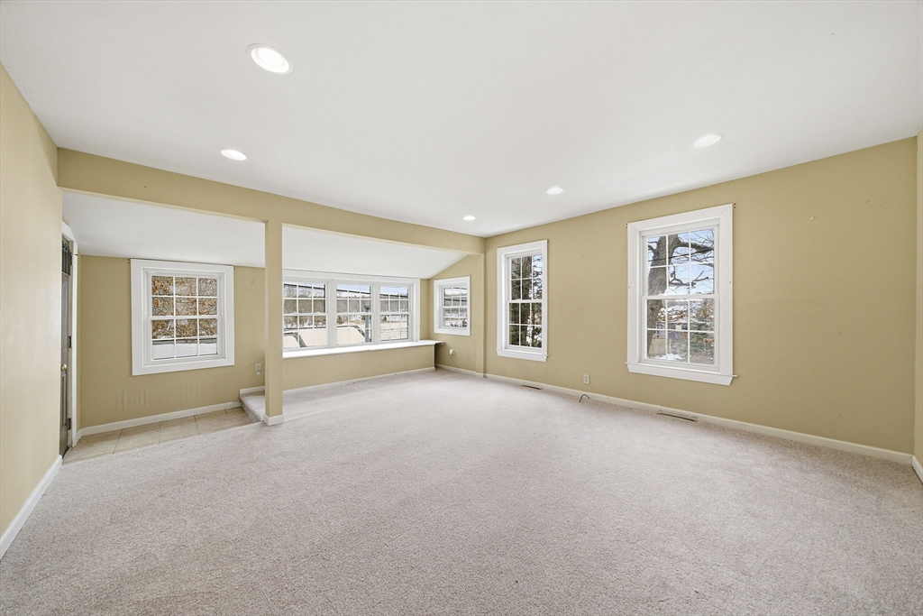 70 Colonial Road Weymouth, MA 02191 - Photo 5 of 33 Gallery Image 5