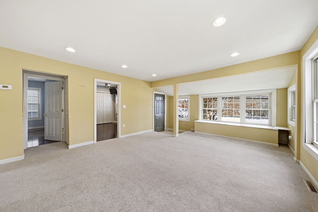 70 Colonial Road Weymouth, MA 02191 - Photo 6 of 33 Gallery Image 6
