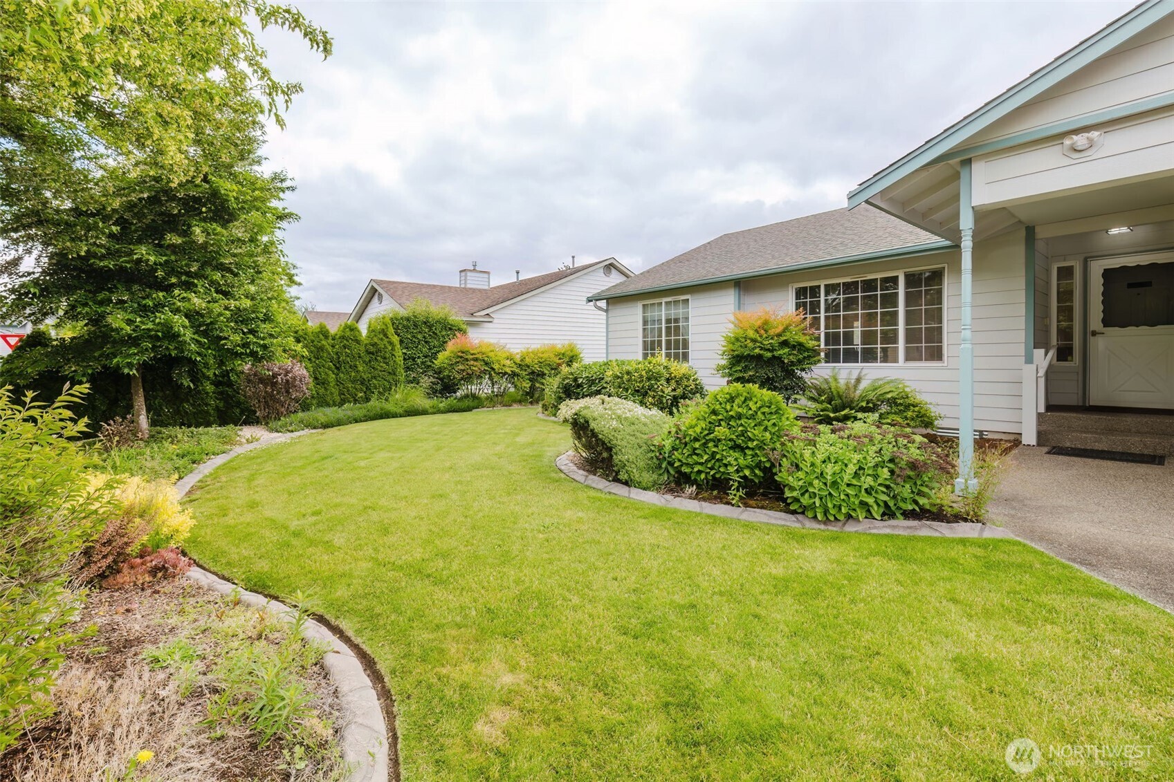 6003 60th Loop Southeast Lacey, WA 98513 - Photo 3 of 38
