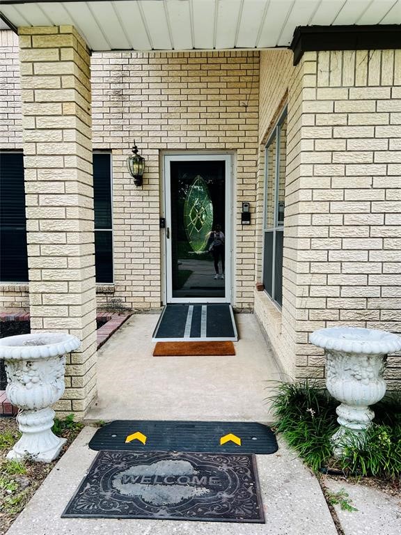 14221 Horseshoe Bend Conroe, TX 77384 - Photo 6 of 21 a front view of a house with plants