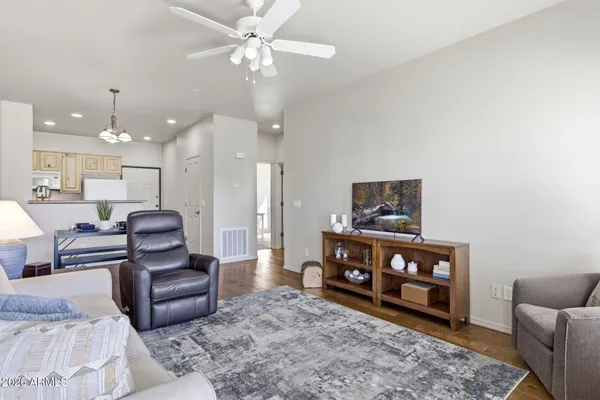 $157,500 | 2351 Quarter Horse Trail, Unit 134, Overgaard, AZ 85933