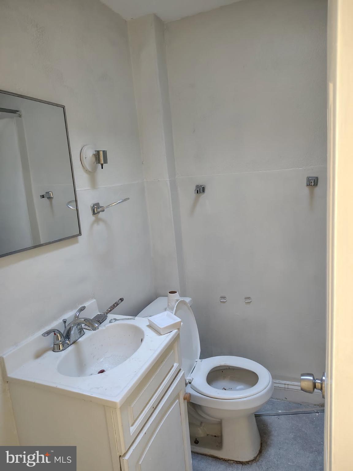 1273 South Merrimac Road Camden, NJ 08104 - Photo 3 of 5