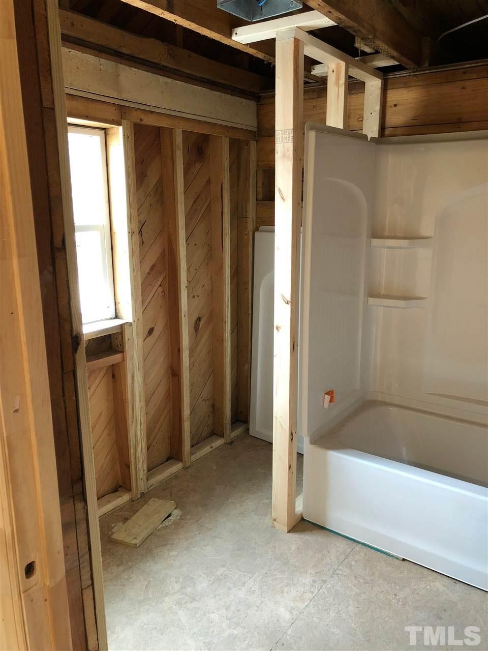 550 Mamie Road Benson, NC 27504 - Photo 2 of 3