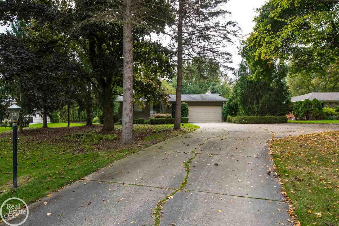 5517 Commerce Road West Bloomfield, MI 48324 - Photo 33 of 33 31363233-32.JPG