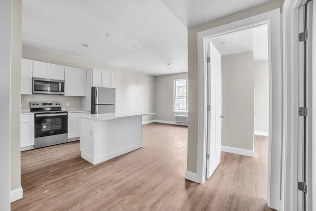 $2,400 | 127 Centre Street, Unit 501, Brockton, MA 02302