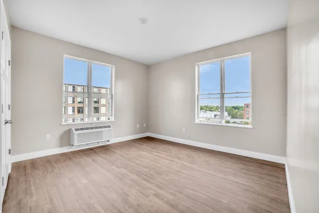 $2,400 | 127 Centre Street, Unit 501, Brockton, MA 02302