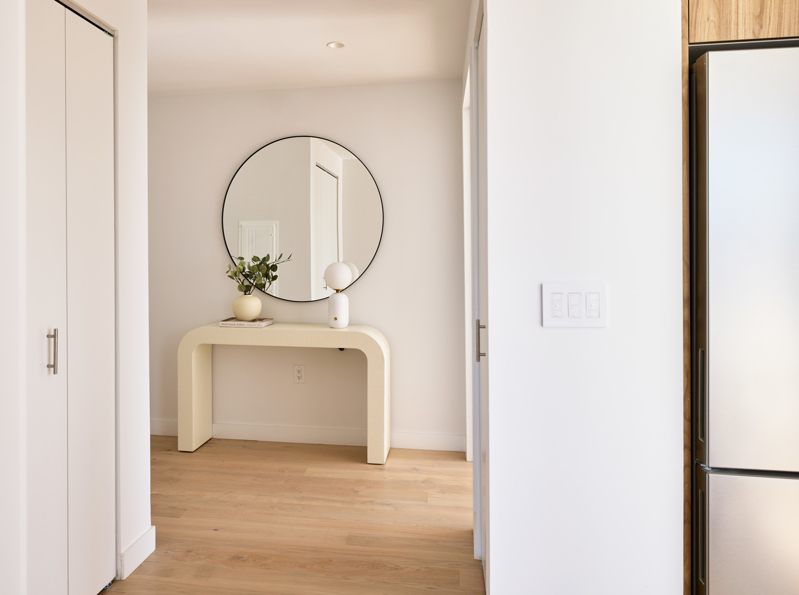 20 Halletts Point, Unit 21205 Queens, NY 11102 - Photo 20 of 46 a view of an entryway with fireplace
