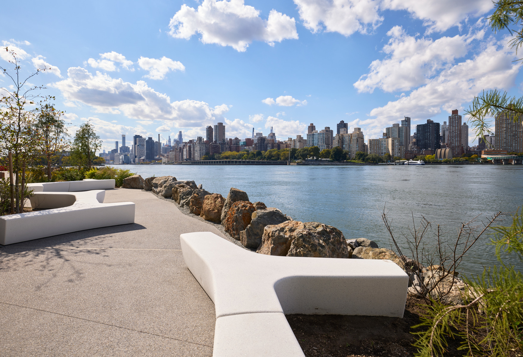 20 Halletts Point, Unit 21205 Queens, NY 11102 - Photo 28 of 46 a view of a lake