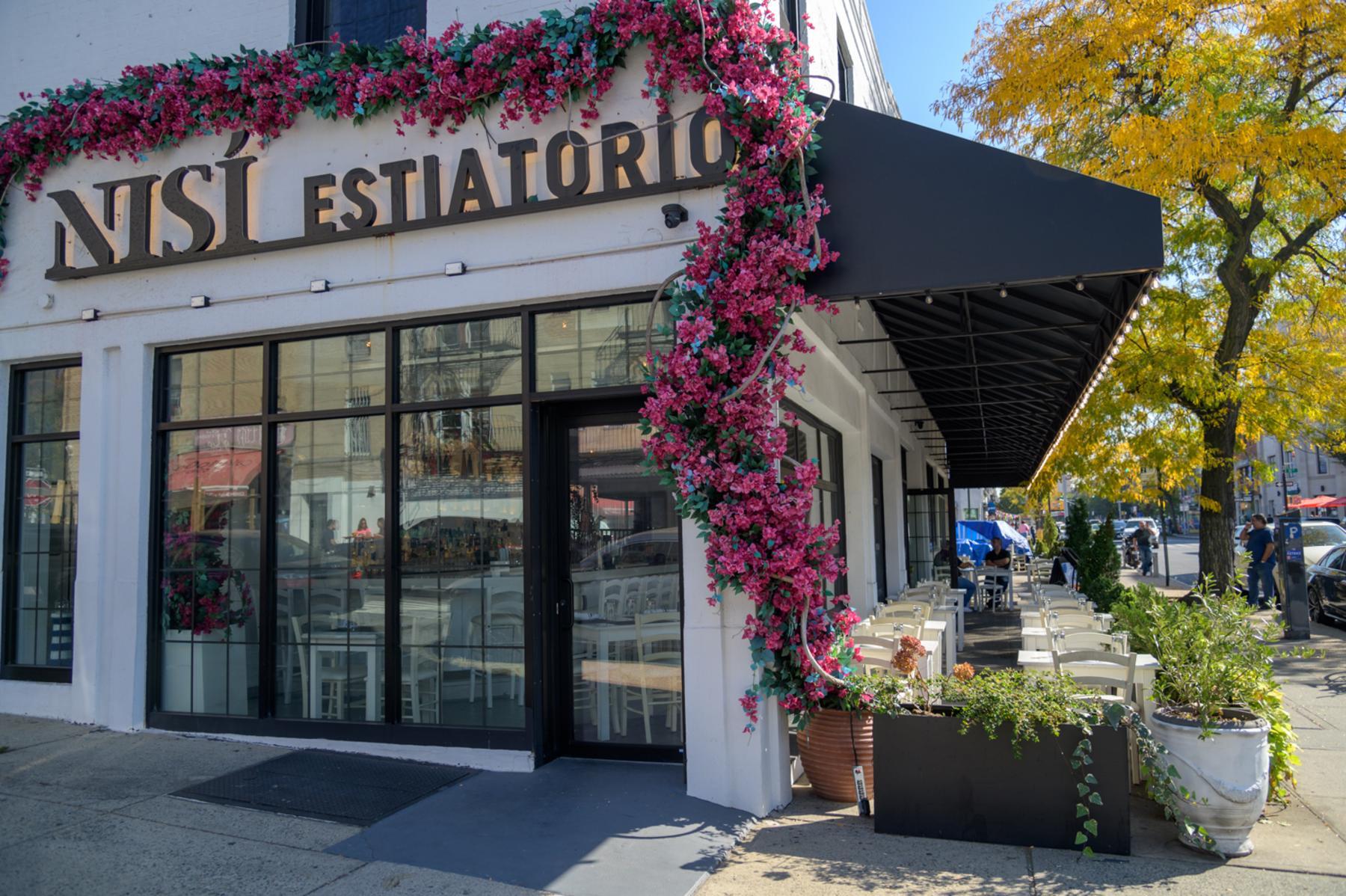 20 Halletts Point, Unit 21205 Queens, NY 11102 - Photo 42 of 46 a front view of a house