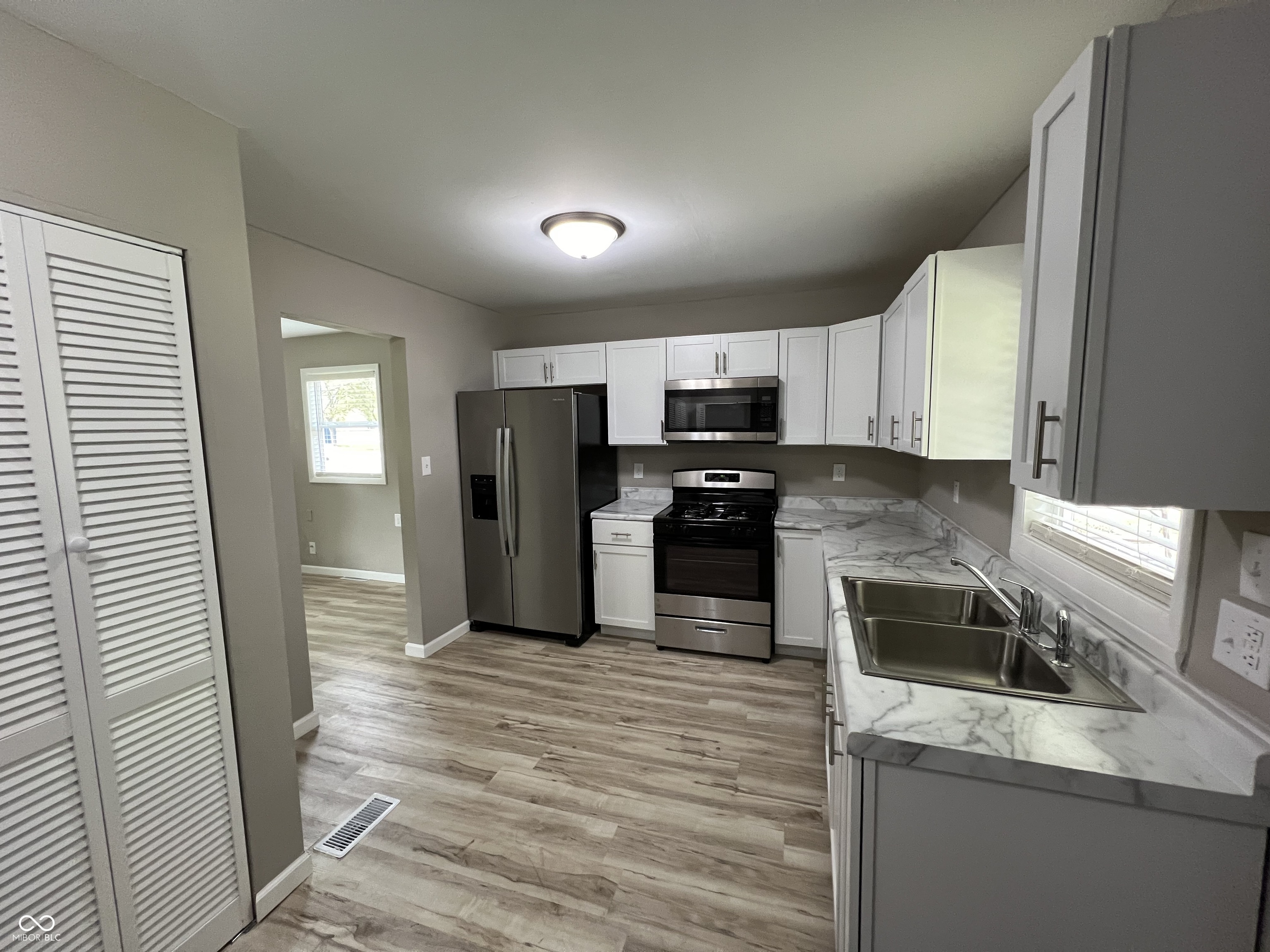 6063 Knollton Road Indianapolis, IN 46228 - Photo 8 of 15 Gallery Image 8