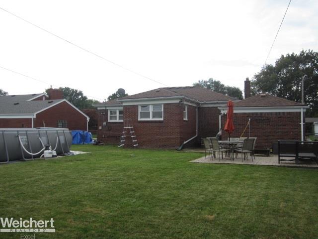 23768 Roxana Avenue Eastpointe, MI 48021 - Photo 8 of 45 31393607-7.JPG