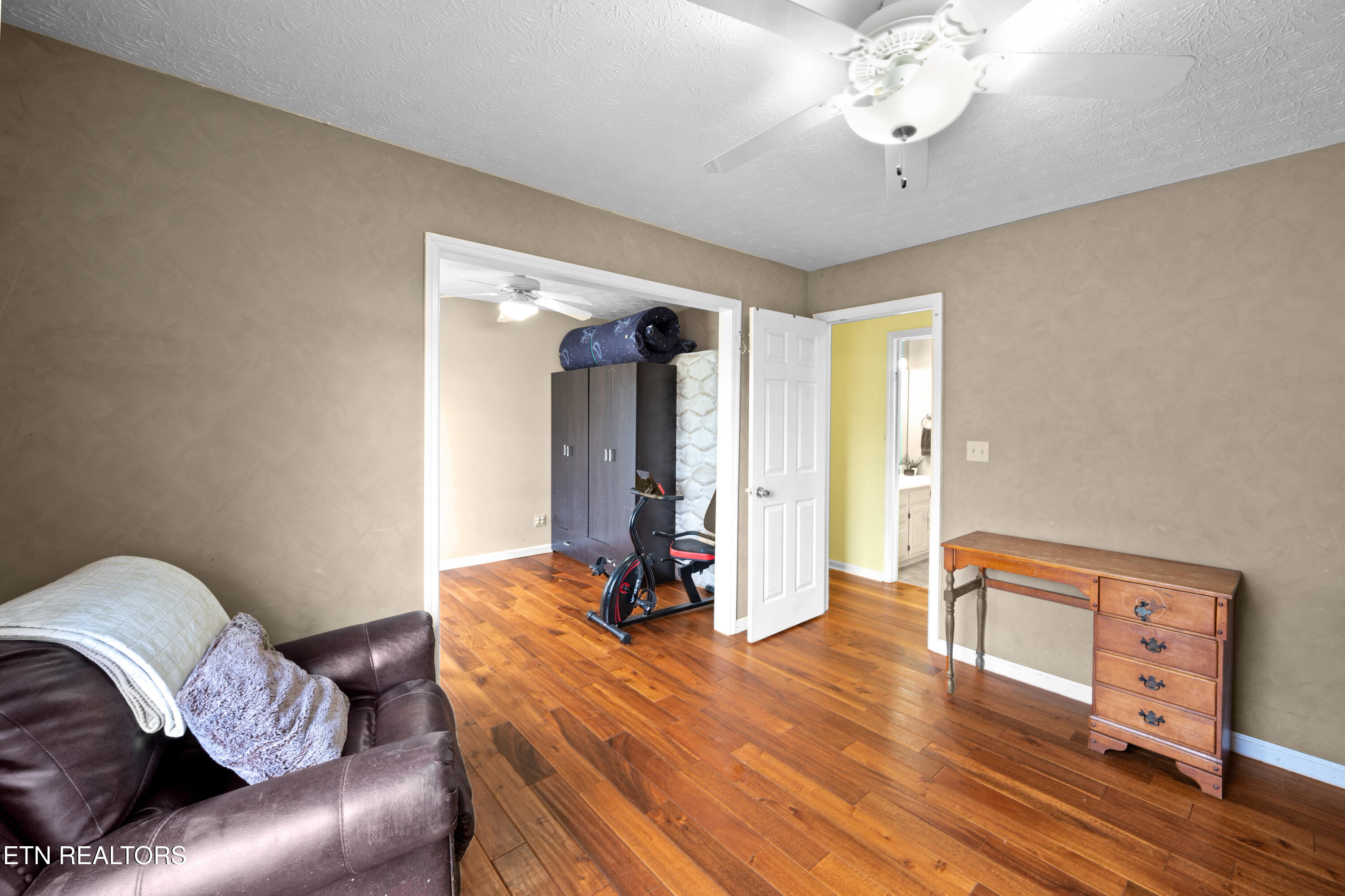102 English Court Oak Ridge, TN 37830 - Photo 4 of 27 DSC_9738
