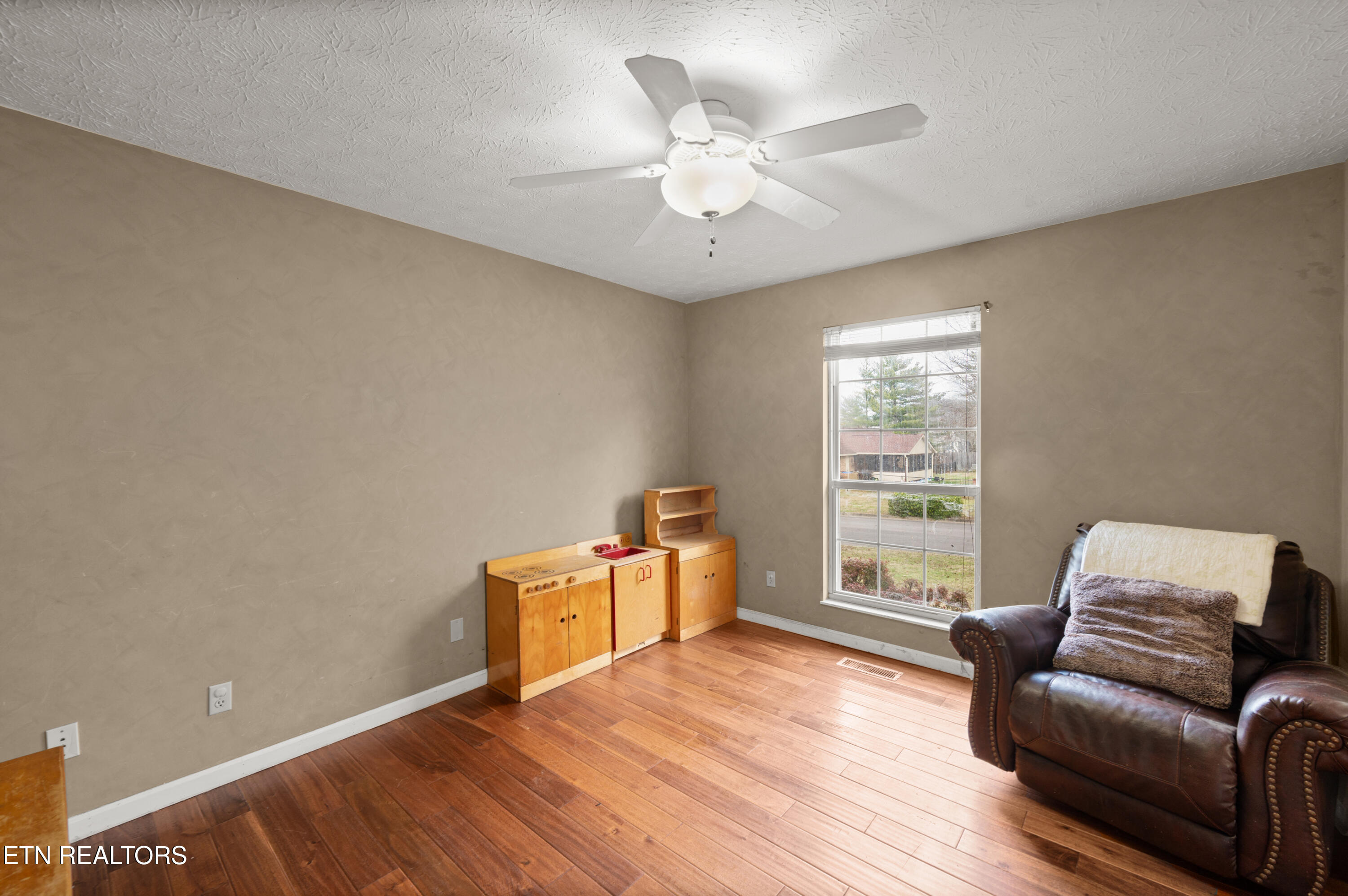 102 English Court Oak Ridge, TN 37830 - Photo 5 of 27 DSC_9732