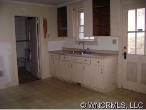 101 Cleveland Road Tryon, NC 28782 - Photo 5 of 12 Gallery Image 5