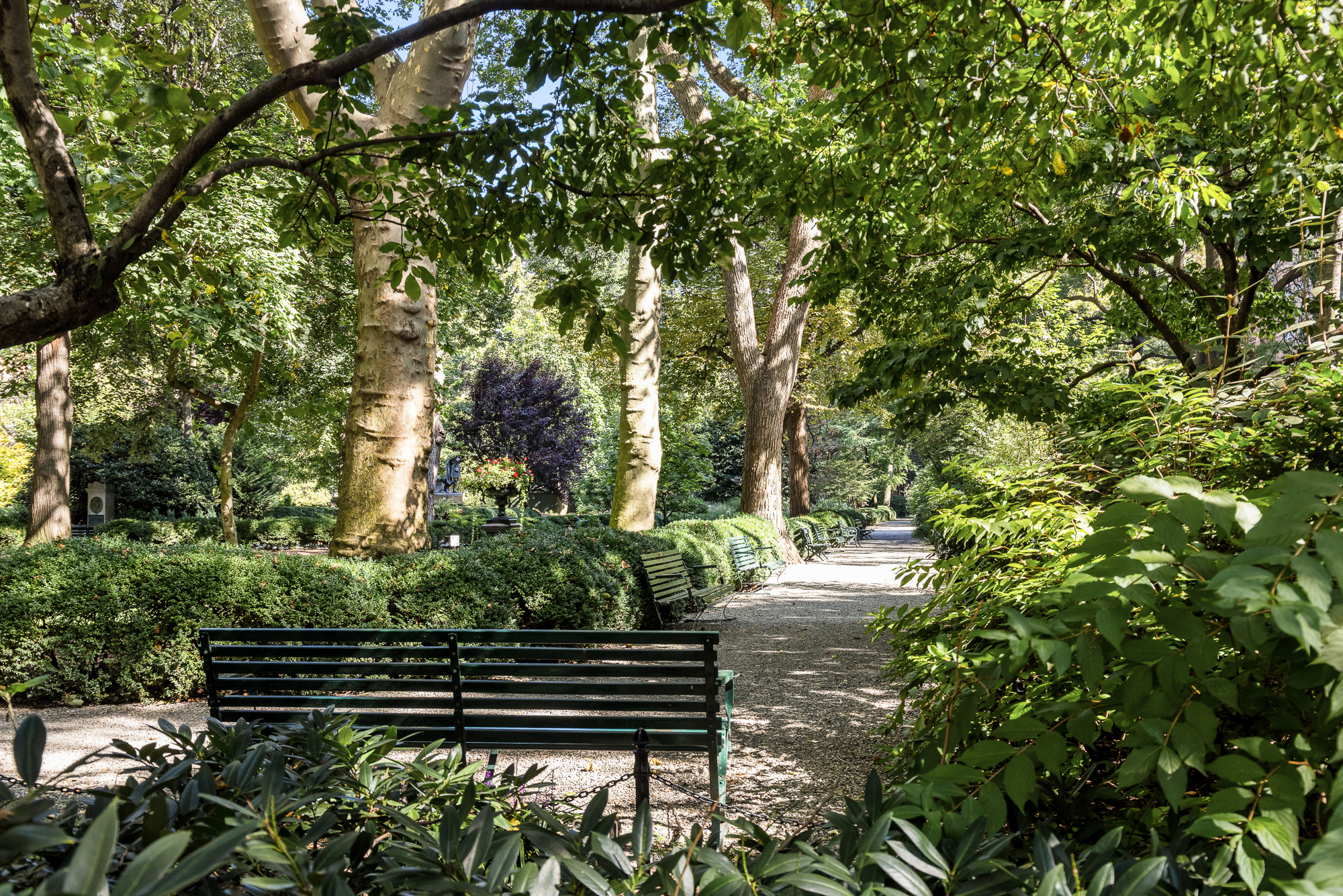 11 Gramercy Park South Manhattan, NY 10003 - Photo 25 of 27 a view of a bench in a garden
