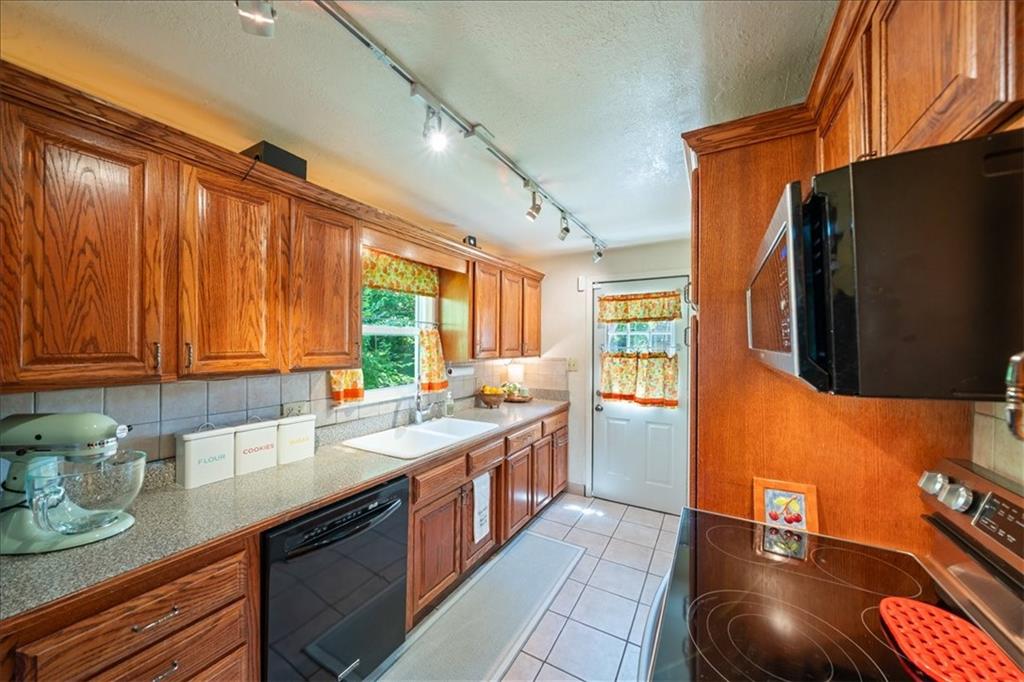 503 North 14th Street Kansas City, KS 66102 - Photo 11 of 27